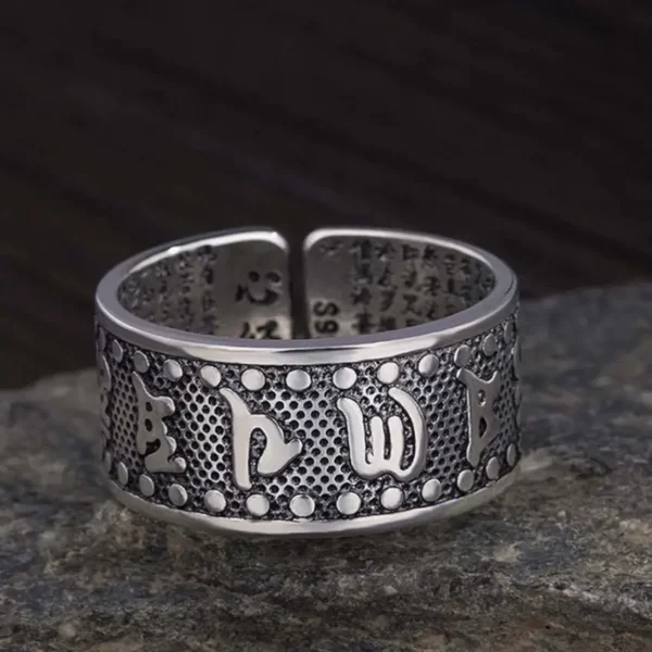 Bague élégante gravée du Mantra Tibétain, brillant en Argent Plaqué