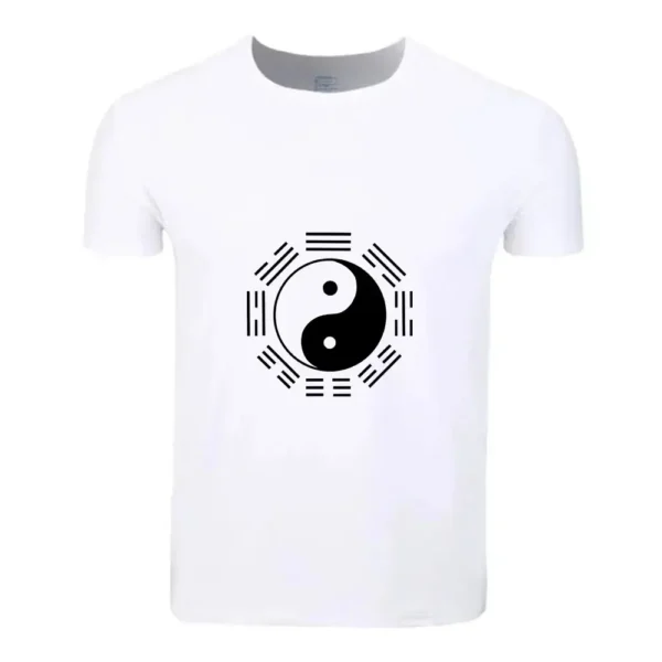 Découvrez l'élégance du Taiji avec notre T-Shirt Taiji Yin Yang. Ce t-shirt blanc en coton pour femmes incarne l'harmonie et l'équilibre, symbolisés par le motif Yin Yang. Conçu pour le confort et la sérénité, ce T-shirt est le choix parfait pour afficher votre amour du Taiji. Disponible dans notre boutique YOKO ZEN, il est idéal pour exprimer votre passion pour la philosophie du Taiji.