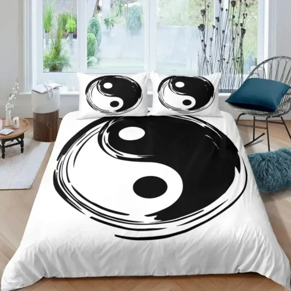 Plongez dans l'harmonie graphique avec notre Housse de Couette Graphique Yin Yang. Le Yin Yang est réinventé dans un style contemporain qui crée un équilibre visuel captivant. Transformez votre espace de sommeil en une œuvre d'art en mouvement.