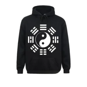 Adoptez l'élégance du Taiji avec notre Sweat TAIJI Yin Yang. Ce sweat-shirt incarne la philosophie de l'équilibre et de l'harmonie du Yin Yang, tout en vous offrant confort et style. Affichez votre côté zen avec ce vêtement unique.