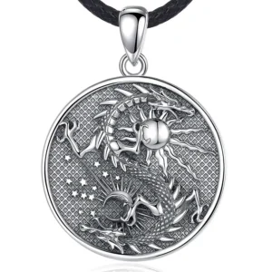 Dans un équilibre parfait entre le feu et l'eau, le pendentif dragon yin yang s'élève avec majesté, incarnant l'harmonie et la dualité. Accroché à une chaîne de cuir, ce pendentif dévoile la force et la sagesse, tandis que le fond blanc souligne sa pureté et son essence intemporelle. Un symbole ancestral, prêt à vous accompagner dans votre quête d'équilibre et de sérénité.